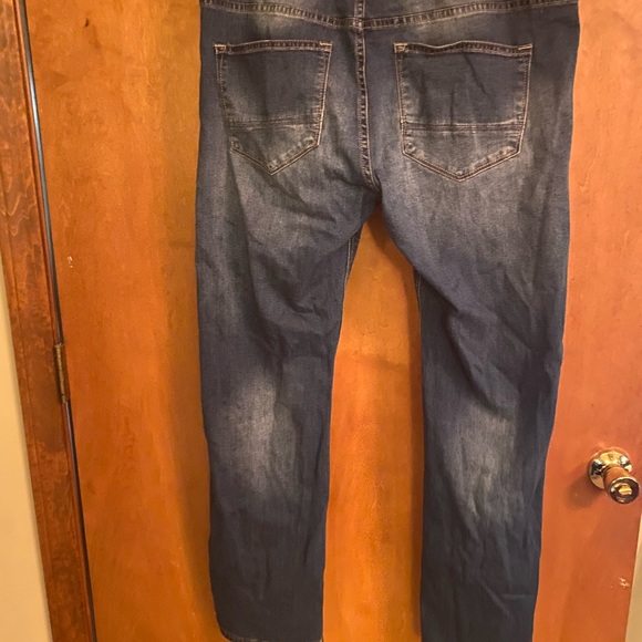 Distressed straight leg jeans 32 x 32 by Native - Picture 3 of 5